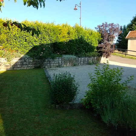Au Saint-amand Bed & Breakfast *